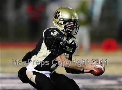 Thumbnail 3 in New Canaan vs. Hand (CIAC Class L Semifinal) photogallery.