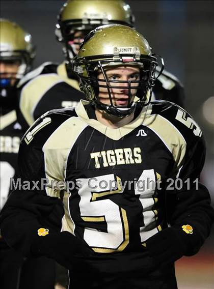 Thumbnail 3 in New Canaan vs. Hand (CIAC Class L Semifinal) photogallery.