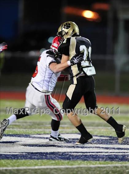 Thumbnail 3 in New Canaan vs. Hand (CIAC Class L Semifinal) photogallery.
