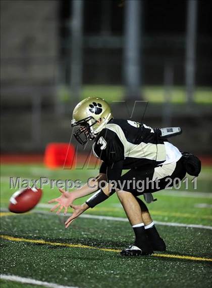 Thumbnail 2 in New Canaan vs. Hand (CIAC Class L Semifinal) photogallery.