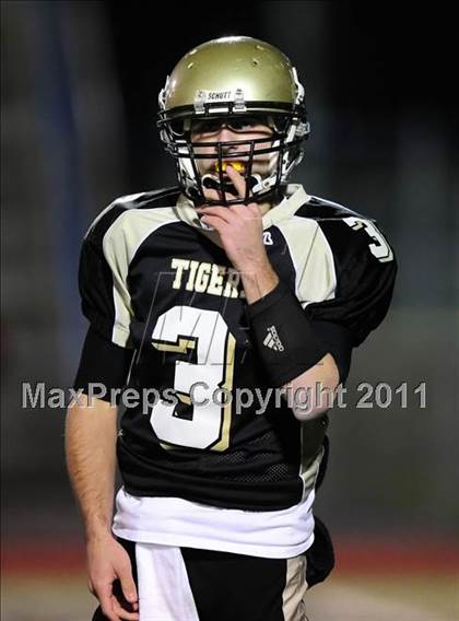 Thumbnail 3 in New Canaan vs. Hand (CIAC Class L Semifinal) photogallery.