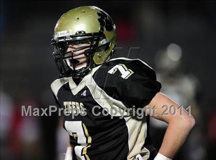 Thumbnail 1 in New Canaan vs. Hand (CIAC Class L Semifinal) photogallery.