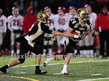 Thumbnail 3 in New Canaan vs. Hand (CIAC Class L Semifinal) photogallery.