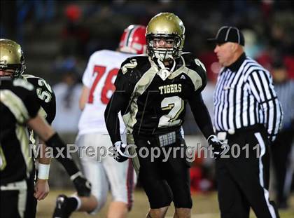 Thumbnail 2 in New Canaan vs. Hand (CIAC Class L Semifinal) photogallery.