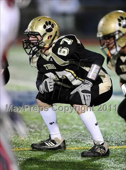 Thumbnail 1 in New Canaan vs. Hand (CIAC Class L Semifinal) photogallery.