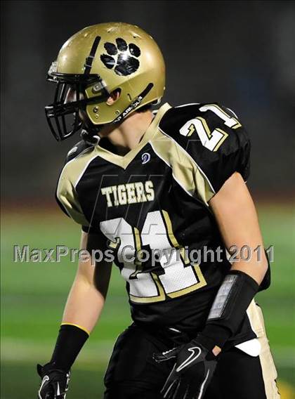 Thumbnail 3 in New Canaan vs. Hand (CIAC Class L Semifinal) photogallery.