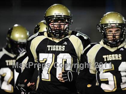 Thumbnail 1 in New Canaan vs. Hand (CIAC Class L Semifinal) photogallery.