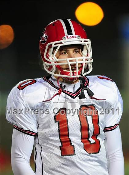 Thumbnail 1 in New Canaan vs. Hand (CIAC Class L Semifinal) photogallery.