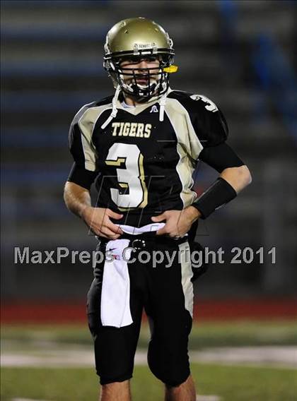 Thumbnail 2 in New Canaan vs. Hand (CIAC Class L Semifinal) photogallery.