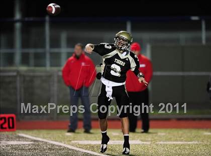 Thumbnail 3 in New Canaan vs. Hand (CIAC Class L Semifinal) photogallery.