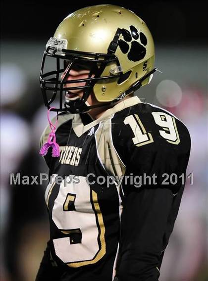 Thumbnail 2 in New Canaan vs. Hand (CIAC Class L Semifinal) photogallery.