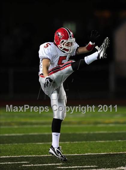 Thumbnail 1 in New Canaan vs. Hand (CIAC Class L Semifinal) photogallery.