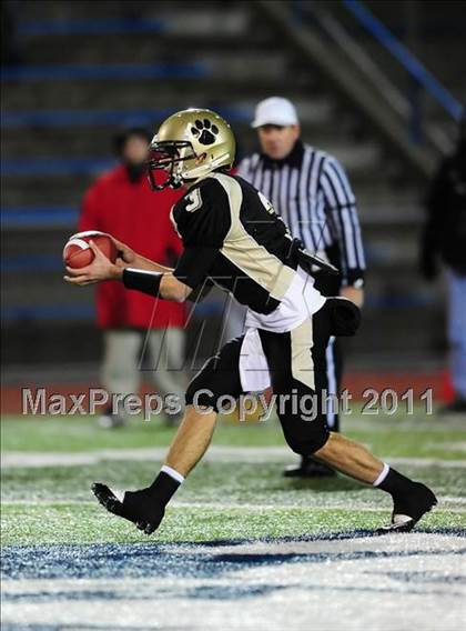 Thumbnail 2 in New Canaan vs. Hand (CIAC Class L Semifinal) photogallery.
