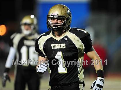Thumbnail 2 in New Canaan vs. Hand (CIAC Class L Semifinal) photogallery.