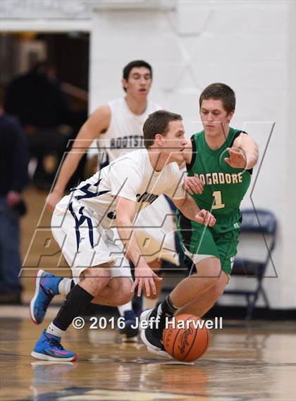 Thumbnail 1 in Mogadore vs. Rootstown photogallery.
