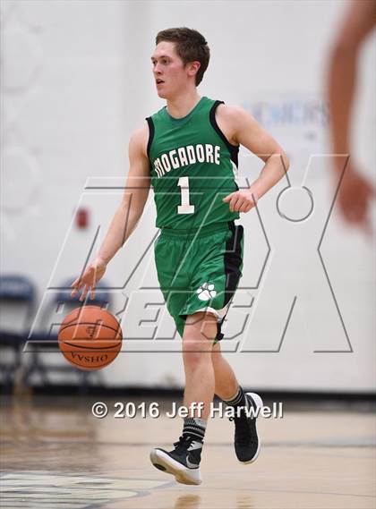 Thumbnail 1 in Mogadore vs. Rootstown photogallery.
