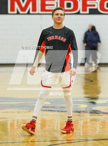 Thumbnail 2 in McNary vs. North Medford (Abby's Pizza Holiday Classic) photogallery.