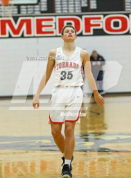 Thumbnail 3 in McNary vs. North Medford (Abby's Pizza Holiday Classic) photogallery.
