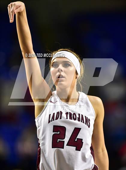 Thumbnail 3 in Kirby vs. Viola (AAA 1A State Final) photogallery.