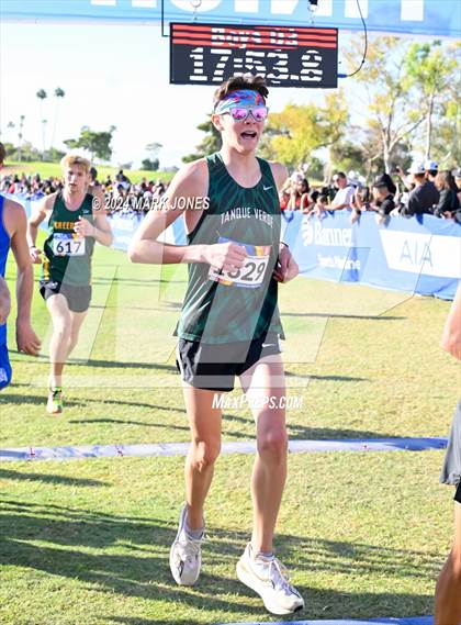 Thumbnail 2 in AIA Division III Championships photogallery.