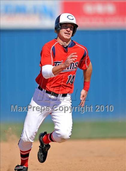 Thumbnail 2 in Wakeland vs Centennial (District 9-4A tiebreaker) photogallery.