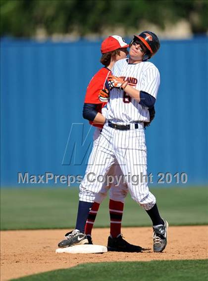 Thumbnail 2 in Wakeland vs Centennial (District 9-4A tiebreaker) photogallery.