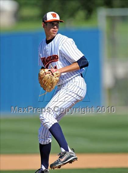 Thumbnail 2 in Wakeland vs Centennial (District 9-4A tiebreaker) photogallery.