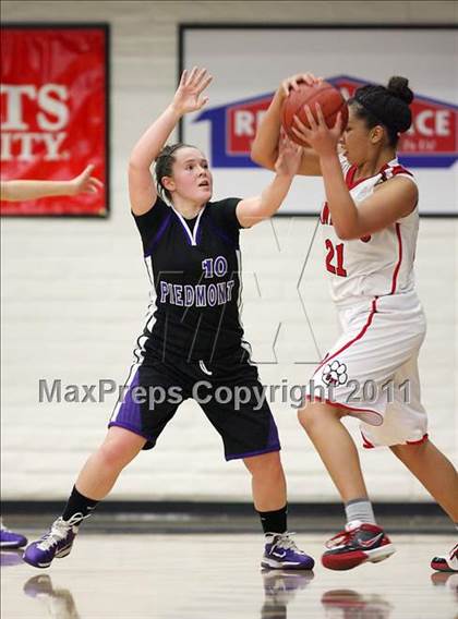 Thumbnail 1 in Piedmont vs. St. Mary's (CIF NCS D4 Final) photogallery.