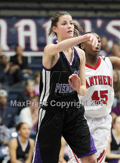 Thumbnail 3 in Piedmont vs. St. Mary's (CIF NCS D4 Final) photogallery.