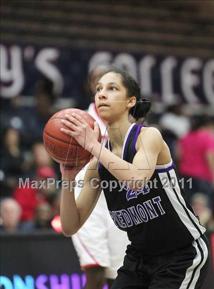 Thumbnail 1 in Piedmont vs. St. Mary's (CIF NCS D4 Final) photogallery.