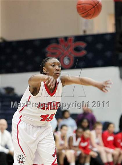 Thumbnail 3 in Piedmont vs. St. Mary's (CIF NCS D4 Final) photogallery.