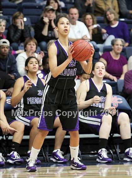 Thumbnail 1 in Piedmont vs. St. Mary's (CIF NCS D4 Final) photogallery.