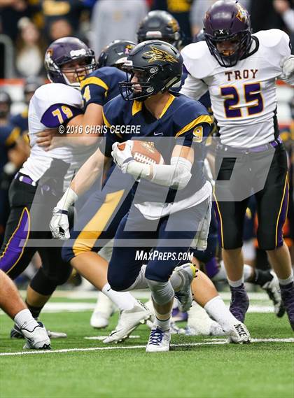 Thumbnail 3 in Victor vs. Troy (NYSPHSAA Class AA Final) photogallery.