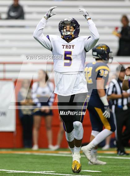 Thumbnail 2 in Victor vs. Troy (NYSPHSAA Class AA Final) photogallery.