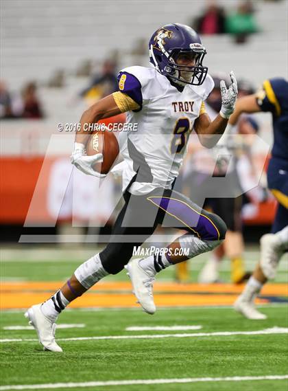 Thumbnail 3 in Victor vs. Troy (NYSPHSAA Class AA Final) photogallery.