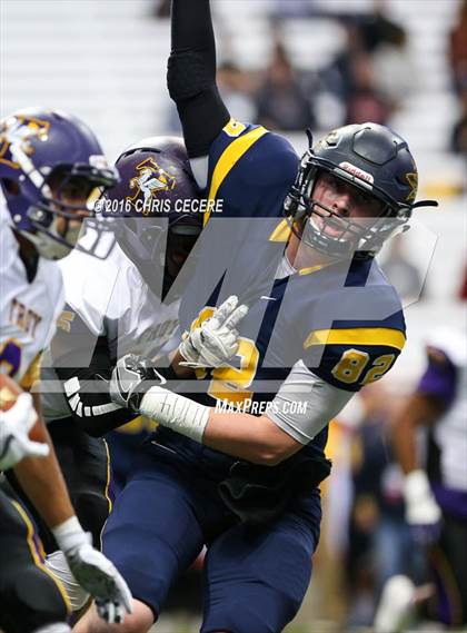 Thumbnail 2 in Victor vs. Troy (NYSPHSAA Class AA Final) photogallery.