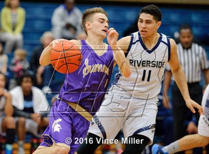 Thumbnail 1 in Sumner vs Auburn Riverside (WIAA 3A District 3 Playoff) photogallery.