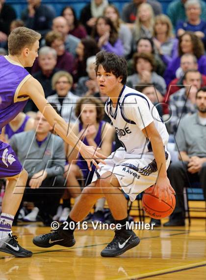Thumbnail 3 in Sumner vs Auburn Riverside (WIAA 3A District 3 Playoff) photogallery.