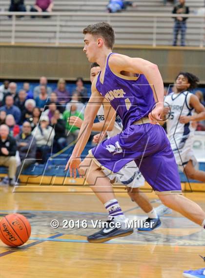 Thumbnail 2 in Sumner vs Auburn Riverside (WIAA 3A District 3 Playoff) photogallery.