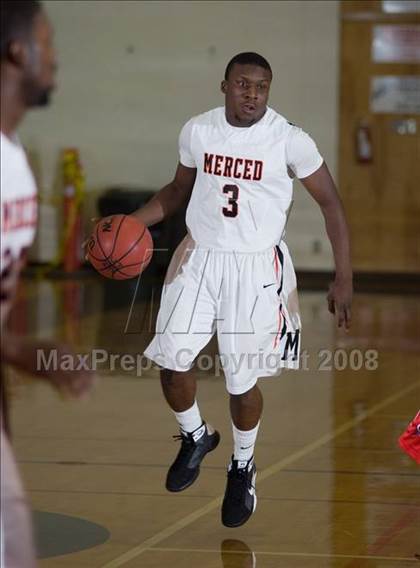 Thumbnail 3 in Merced vs Colony (Modesto Christian Classic) photogallery.