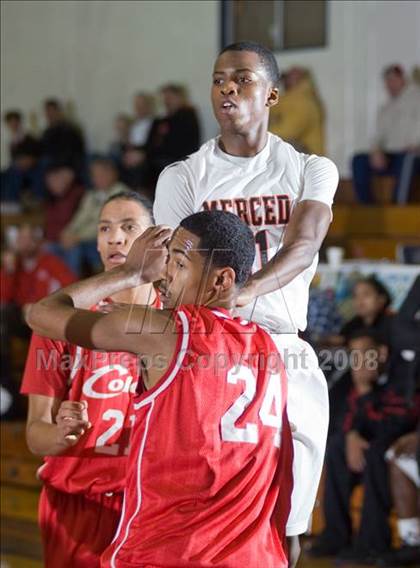 Thumbnail 3 in Merced vs Colony (Modesto Christian Classic) photogallery.