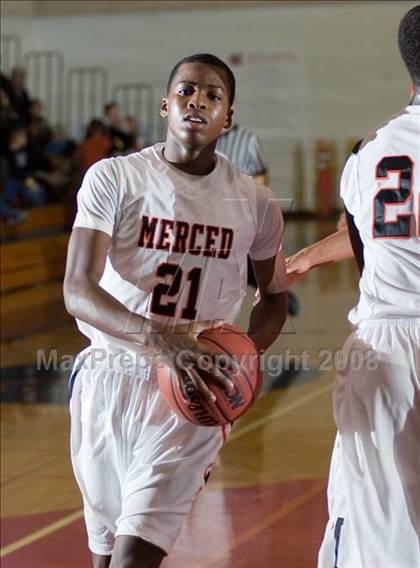 Thumbnail 2 in Merced vs Colony (Modesto Christian Classic) photogallery.