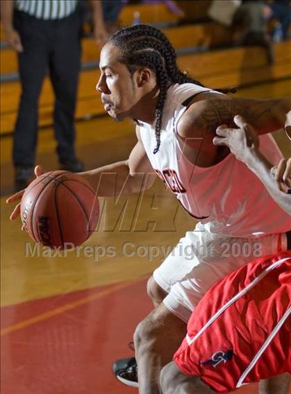 Thumbnail 2 in Merced vs Colony (Modesto Christian Classic) photogallery.