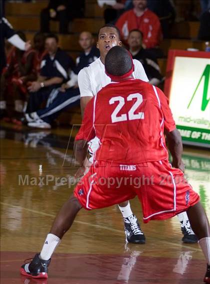 Thumbnail 3 in Merced vs Colony (Modesto Christian Classic) photogallery.