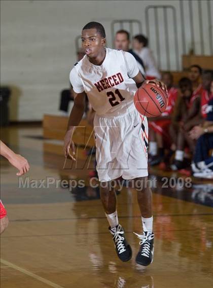 Thumbnail 2 in Merced vs Colony (Modesto Christian Classic) photogallery.