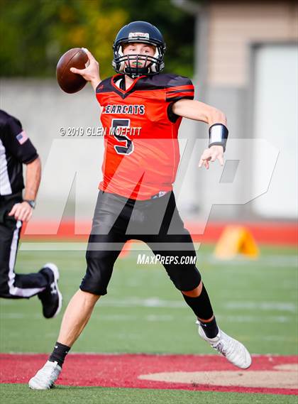 Thumbnail 3 in Lake Stevens vs. Monroe photogallery.