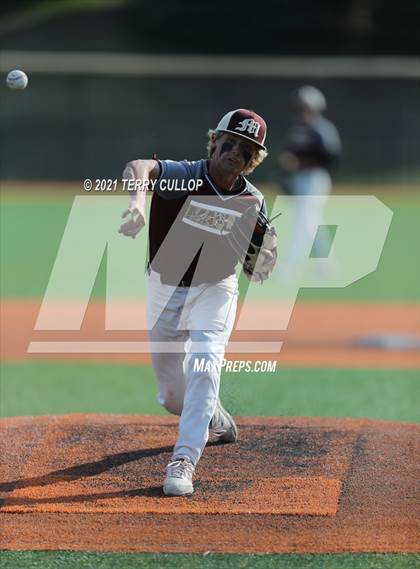 Thumbnail 1 in Spanish Fork vs. Maple Mountain (UHSAA 5A Final Game 1) photogallery.