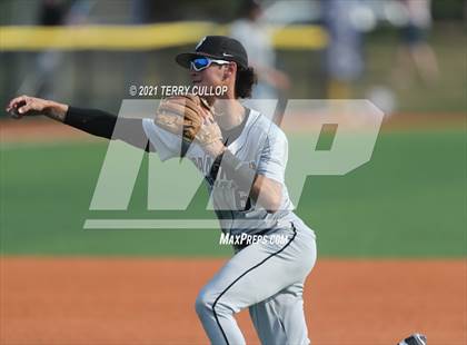 Thumbnail 3 in Spanish Fork vs. Maple Mountain (UHSAA 5A Final Game 1) photogallery.