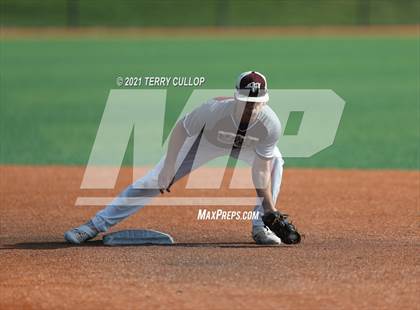 Thumbnail 1 in Spanish Fork vs. Maple Mountain (UHSAA 5A Final Game 1) photogallery.