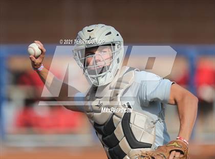 Thumbnail 2 in Spanish Fork vs. Maple Mountain (UHSAA 5A Final Game 1) photogallery.